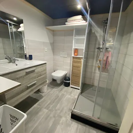 Individuelle Avec Salle D'eau - Wc Et Parking Privat bolig *